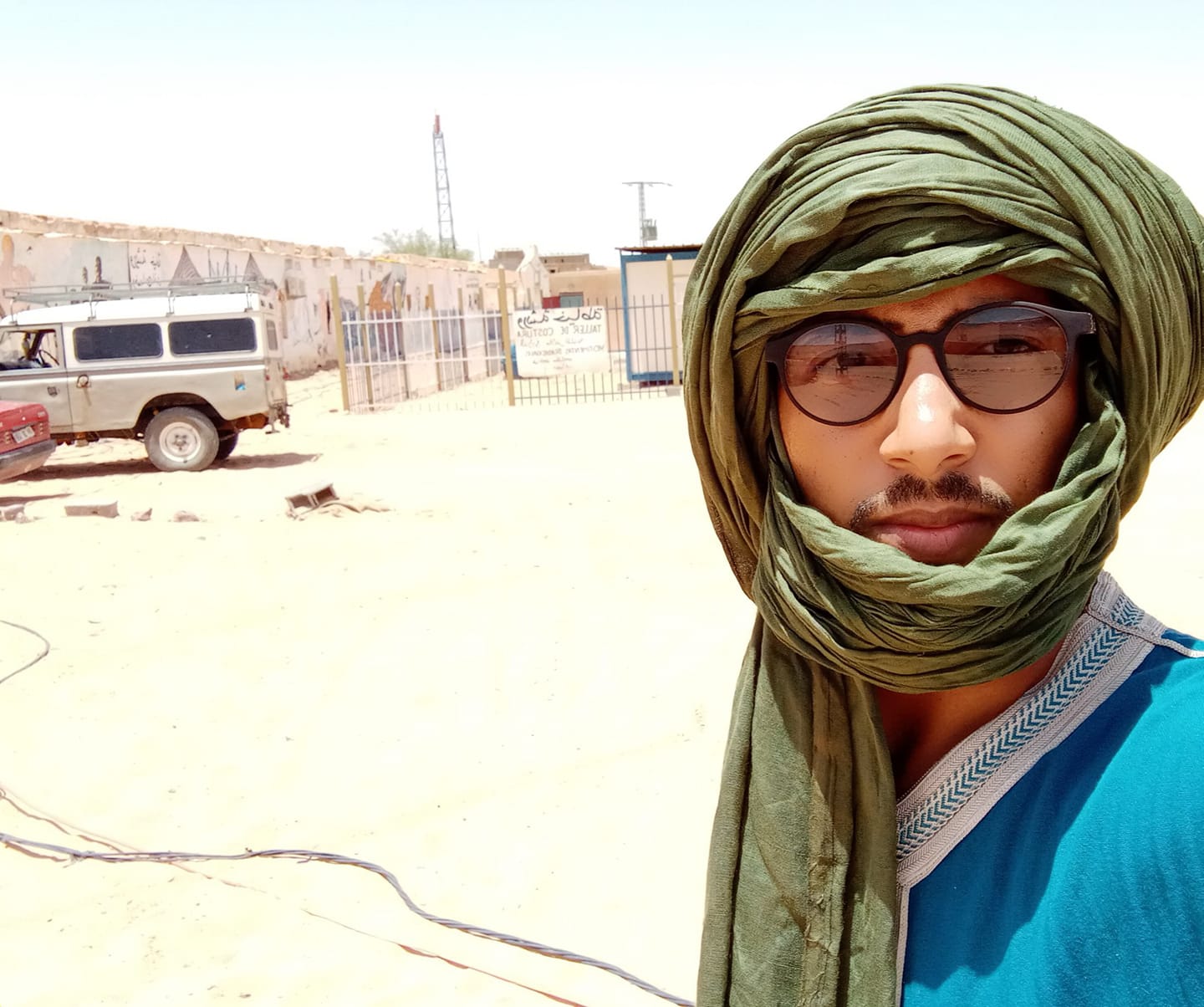 عاجل...معتقل سياسي صحراوي سابق يحمل البوليساريو والجزائر مسؤولية تعرضه للاختطاف والتعذيب 